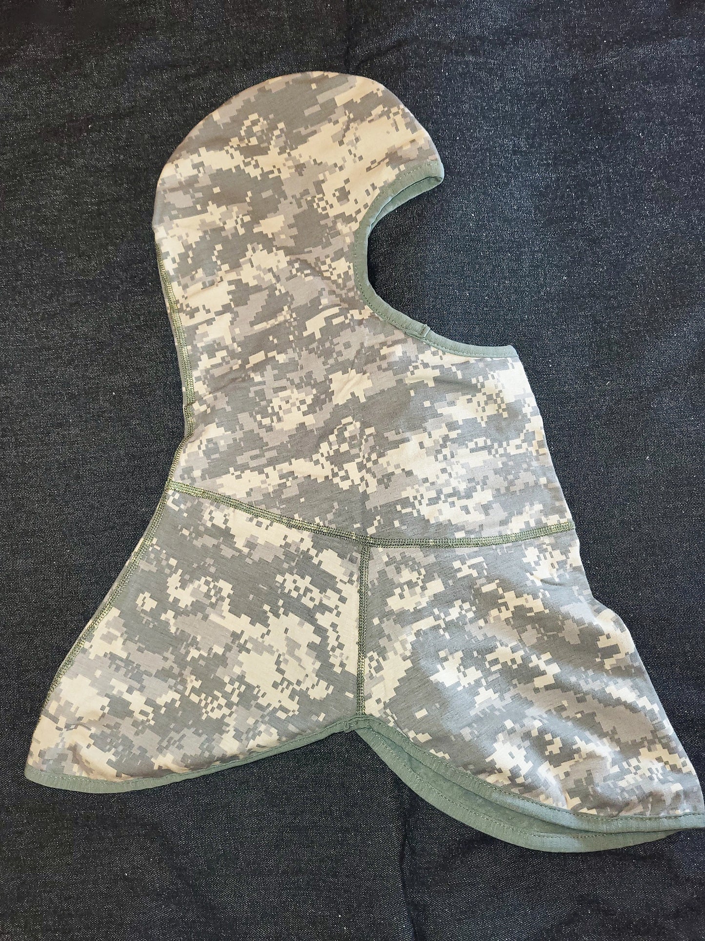 Reversible balaclava, sage green / UCP