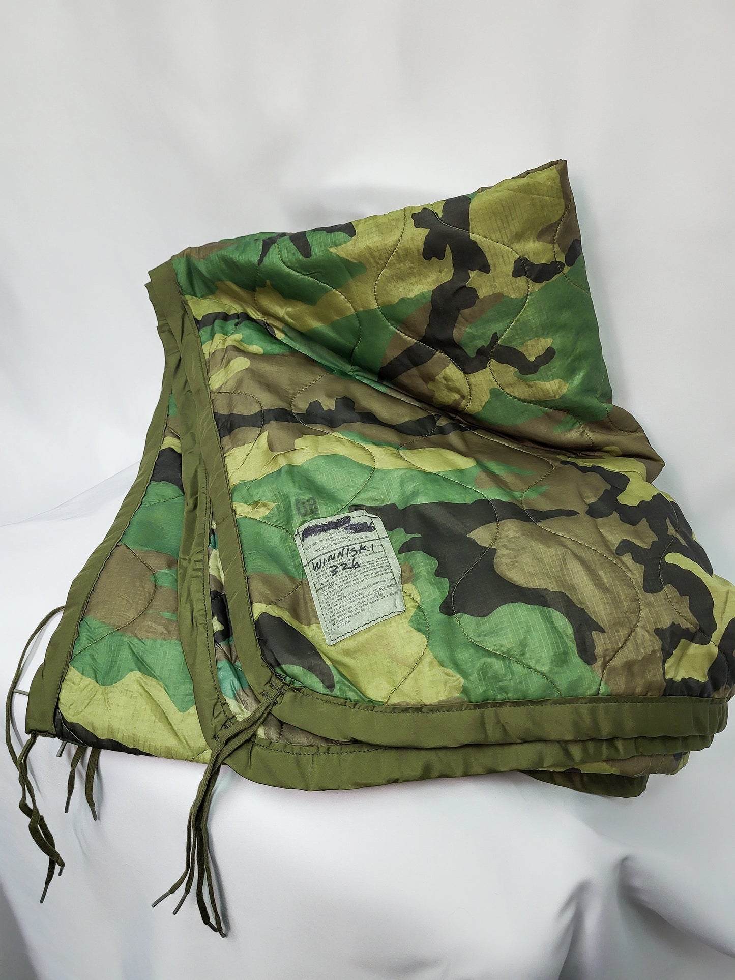 US Army poncho liner, woodland ("Woobie")